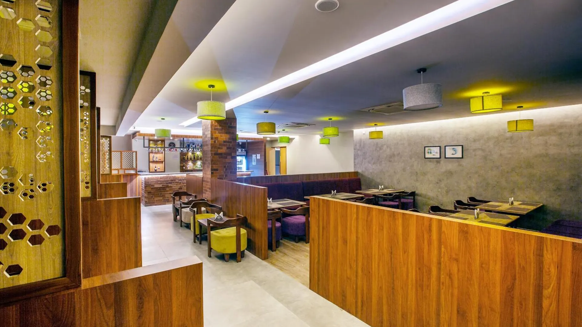 Raj Riveria Hotel Muvattupuzha