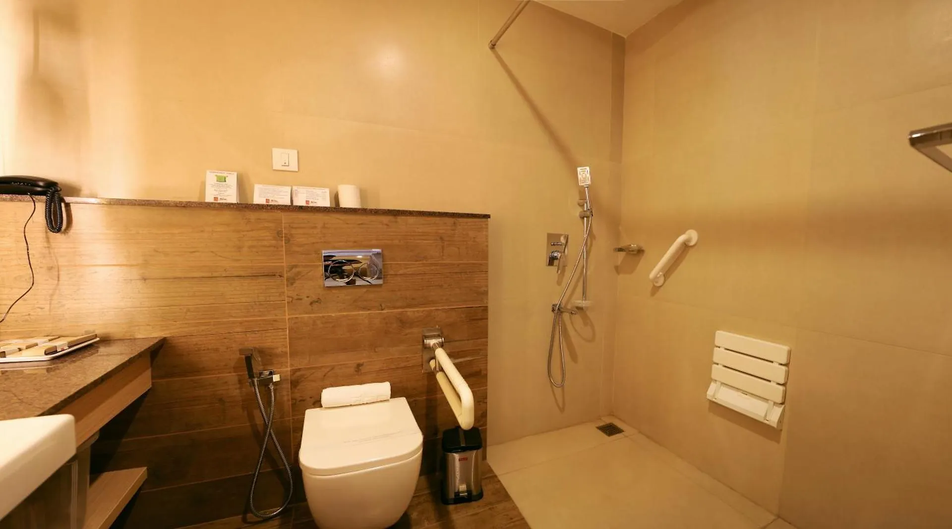 Raj Riveria Hotel Muvattupuzha