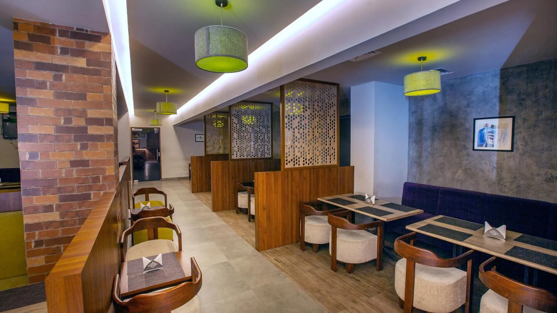 Raj Riveria Hotel Muvattupuzha